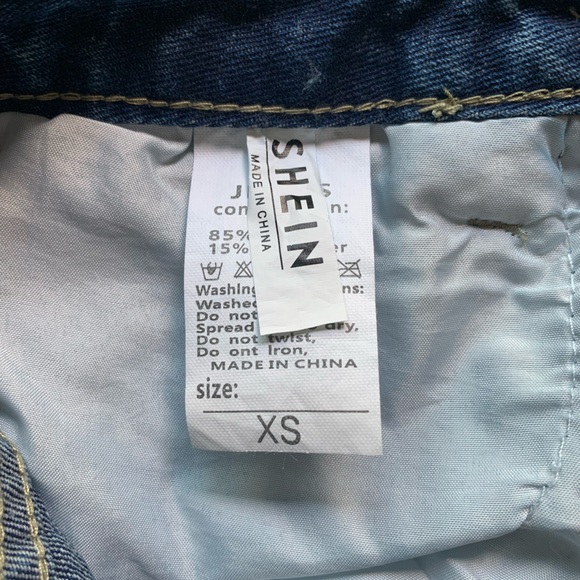 Raw Hem Ripped Denim Shorts XS-SHEIN - Picture 3 of 3